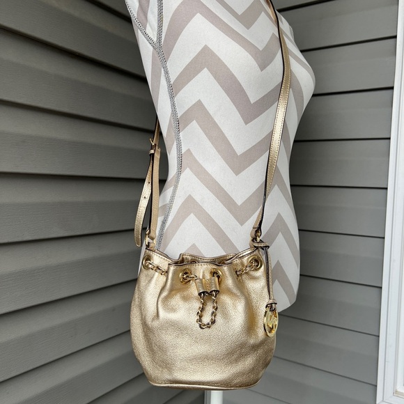 Michael Kors Frankie small gold crossbody bag with adjustable strap. - Picture 1 of 9